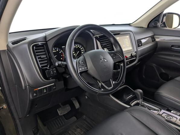 Mitsubishi Outlander III Рестайлинг 3 с пробегом 2021 года, цена 3 000 000 рублей, 95753 км, внедорожник, Автокод Объявления