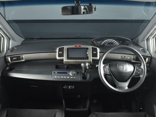 Honda Freed I Рестайлинг 2 с пробегом 2015 года, цена 1 194 995 рублей, 203485 км, компактвэн, Автокод Объявления