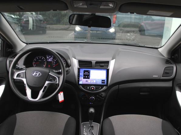 Hyundai Solaris I с пробегом 2013 года, цена 1 060 000 рублей, 89733 км, седан, Автокод Объявления