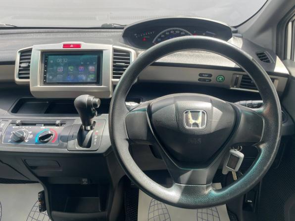 Honda Freed I Рестайлинг с пробегом 2012 года, цена 1 155 000 рублей, 204293 км, компактвэн, Автокод Объявления
