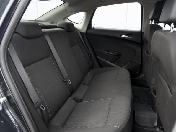 Opel Astra J Рестайлинг с пробегом 2013 года, цена 859 000 рублей, 130972 км, седан, Автокод Объявления