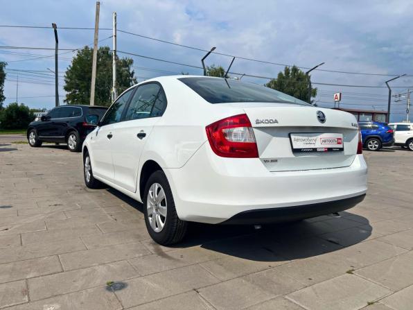 Skoda Rapid I с пробегом 2015 года, цена 950 000 рублей, 207547 км, лифтбек, Автокод Объявления