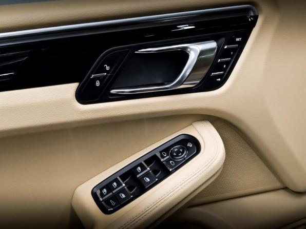 Porsche Macan I с пробегом 2016 года, цена 4 550 000 рублей, 48614 км, внедорожник, Автокод Объявления