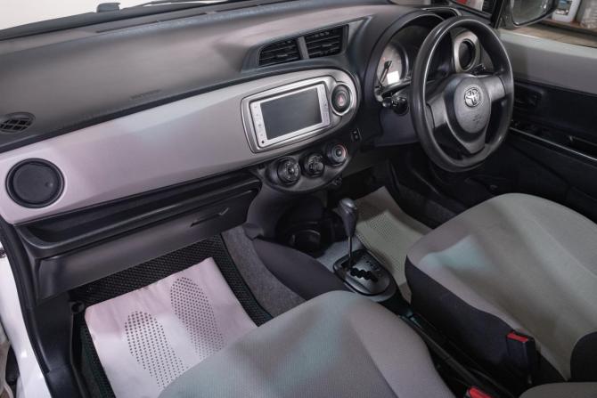 Toyota Vitz III (XP130) с пробегом 2013 года, цена 749 000 рублей, 130000 км, хэтчбек, Автокод Объявления