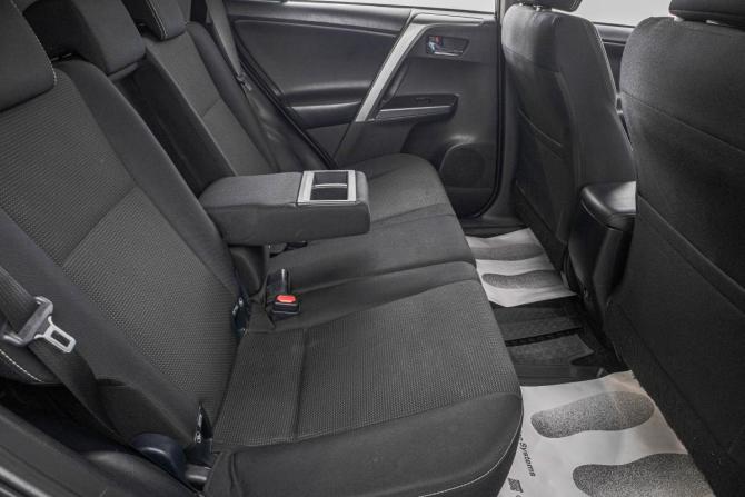 Toyota RAV4 IV (XA40) Рестайлинг с пробегом 2017 года, цена 2 699 000 рублей, 220000 км, внедорожник, Автокод Объявления
