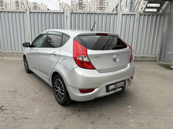 Hyundai Solaris I с пробегом 2013 года, цена 665 000 рублей, 238329 км, хэтчбек, Автокод Объявления