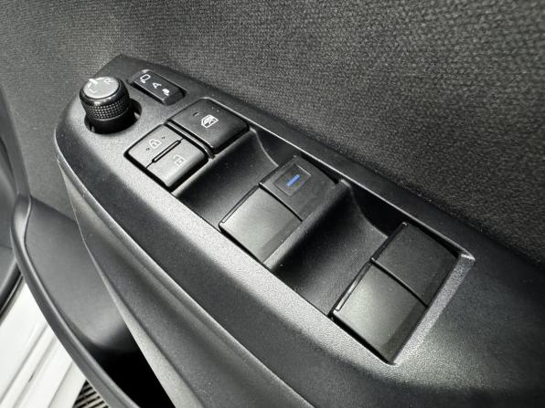 Toyota Yaris IV с пробегом 2021 года, цена 1 380 000 рублей, 103149 км, хэтчбек, Автокод Объявления