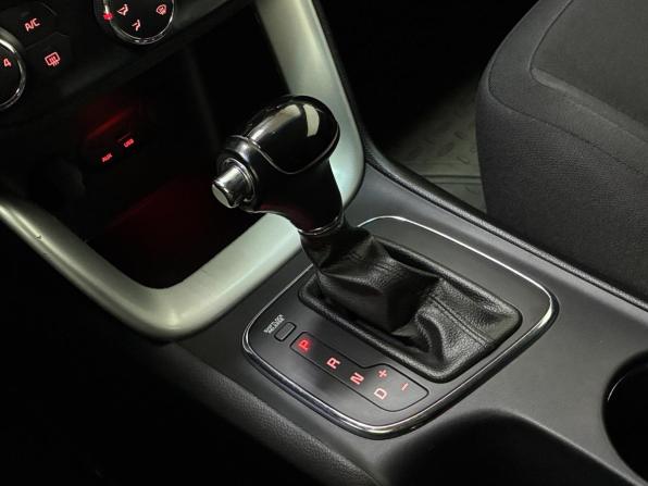 Kia Ceed II с пробегом 2014 года, цена 940 000 рублей, 176000 км, хэтчбек, Автокод Объявления