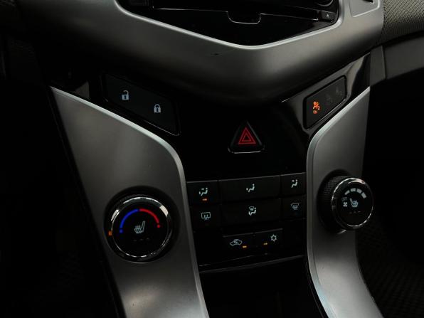 Chevrolet Cruze I с пробегом 2012 года, цена 640 000 рублей, 216000 км, хэтчбек, Автокод Объявления