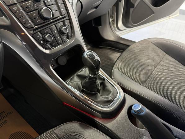 Opel Astra J Рестайлинг с пробегом 2012 года, цена 795 000 рублей, 128710 км, седан, Автокод Объявления