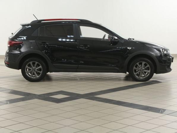 Kia Rio IV Рестайлинг с пробегом 2021 года, цена 1 724 000 рублей, 43000 км, хэтчбек, Автокод Объявления