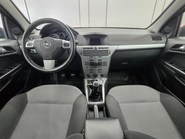 Opel Astra H Рестайлинг с пробегом 2013 года, цена 669 000 рублей, 199000 км, седан, Автокод Объявления