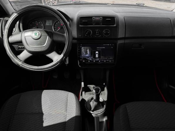 Skoda Fabia II Рестайлинг с пробегом 2010 года, цена 450 000 рублей, 211812 км, хэтчбек, Автокод Объявления