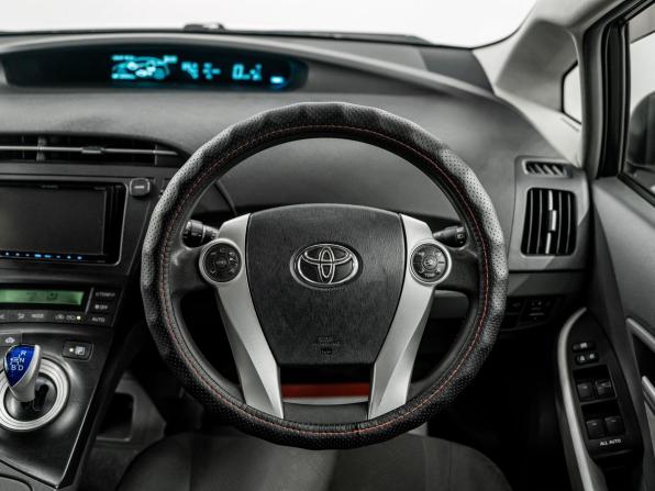 Toyota Prius III (XW30) с пробегом 2009 года, цена 1 050 000 рублей, 157095 км, лифтбек, Автокод Объявления
