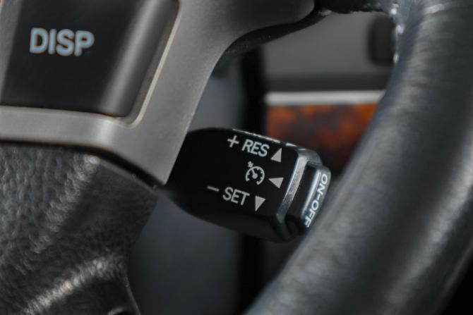 Toyota Land Cruiser 200 Series Рестайлинг 1 с пробегом 2013 года, цена 3 999 000 рублей, 330000 км, внедорожник, Автокод Объявления