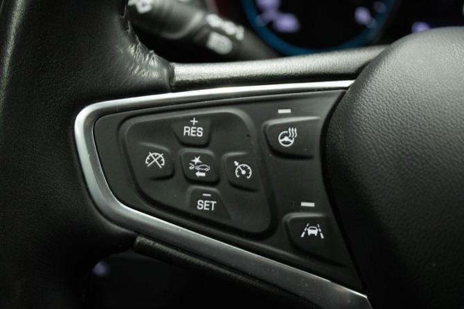 Chevrolet Equinox III Рестайлинг с пробегом 2022 года, цена 2 679 000 рублей, 30981 км, внедорожник, Автокод Объявления