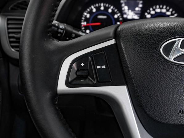 Hyundai Solaris I с пробегом 2012 года, цена 799 000 рублей, 180140 км, седан, Автокод Объявления