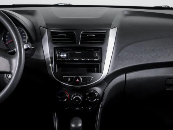 Hyundai Solaris I Рестайлинг с пробегом 2014 года, цена 890 000 рублей, 135482 км, седан, Автокод Объявления