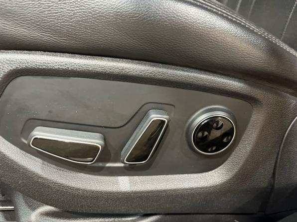 Hyundai Genesis II с пробегом 2015 года, цена 1 650 000 рублей, 208633 км, седан, Автокод Объявления