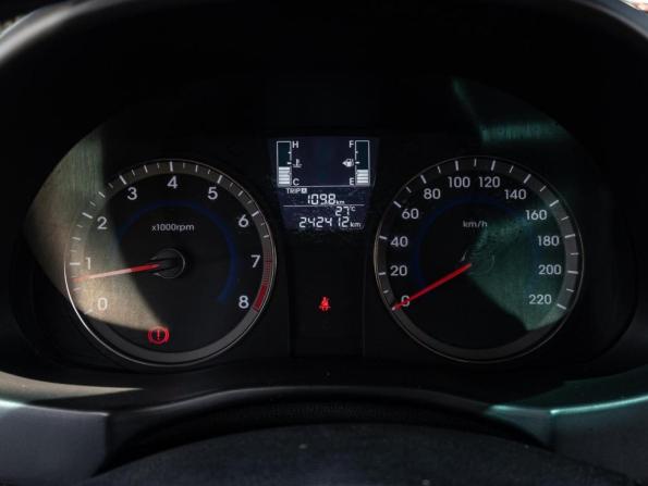 Hyundai Solaris I Рестайлинг с пробегом 2014 года, цена 730 000 рублей, 242412 км, седан, Автокод Объявления