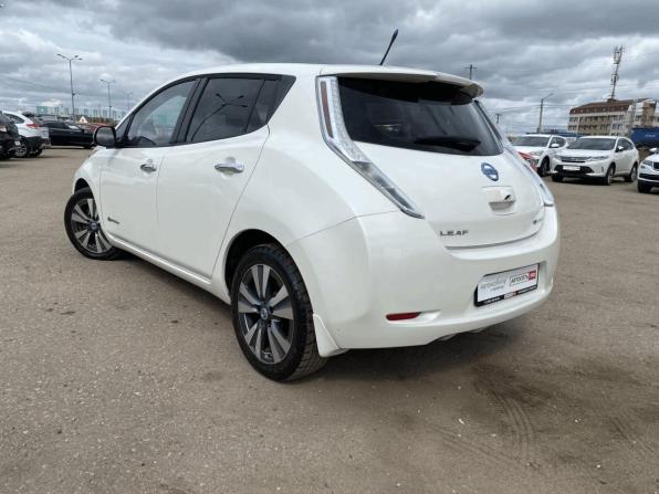 Nissan Leaf I (ZE0/AZE0) с пробегом 2013 года, цена 995 000 рублей, 133236 км, хэтчбек, Автокод Объявления