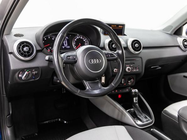 Audi A1 I (8X) с пробегом 2011 года, цена 998 000 рублей, 120104 км, хэтчбек, Автокод Объявления