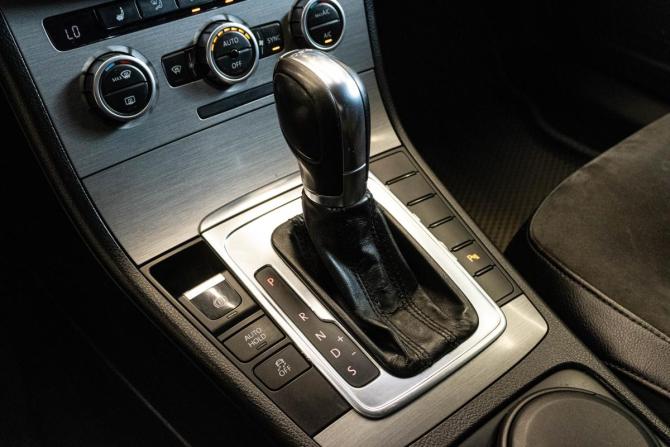 Volkswagen Passat B7 с пробегом 2012 года, цена 959 000 рублей, 232578 км, седан, Автокод Объявления