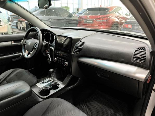Kia Sorento II Рестайлинг с пробегом 2012 года, цена 1 250 000 рублей, 260129 км, внедорожник, Автокод Объявления