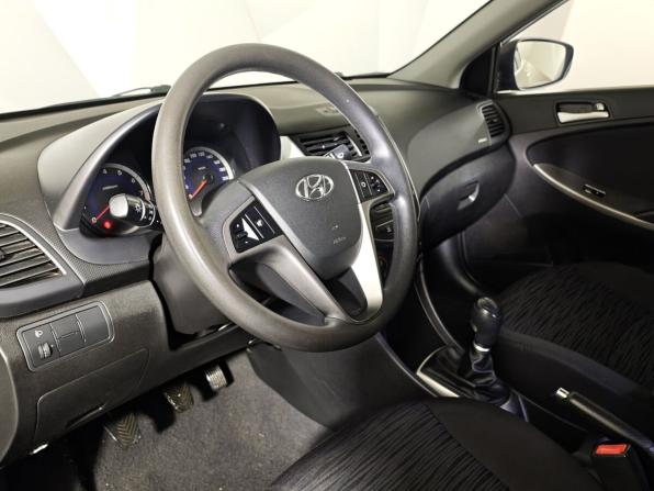 Hyundai Solaris I Рестайлинг с пробегом 2015 года, цена 743 000 рублей, 306324 км, седан, Автокод Объявления
