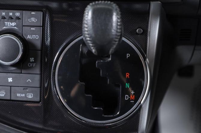 Toyota Wish II с пробегом 2013 года, цена 1 529 000 рублей, 117000 км, минивэн, Автокод Объявления