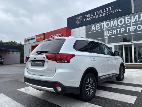 Mitsubishi Outlander III Рестайлинг 2 с пробегом 2017 года, цена 1 855 000 рублей, 174508 км, внедорожник, Автокод Объявления