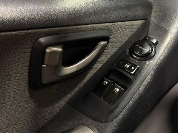 Hyundai H-1 II с пробегом 2012 года, цена 1 400 000 рублей, 200928 км, минивэн, Автокод Объявления
