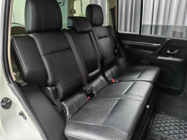 Mitsubishi Pajero IV Рестайлинг 1 с пробегом 2014 года, цена 2 299 000 рублей, 283000 км, внедорожник, Автокод Объявления