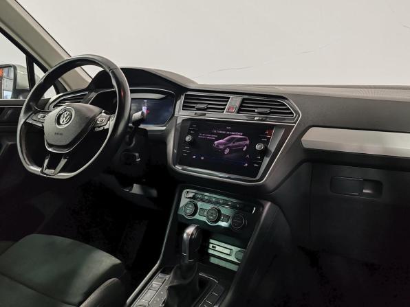 Volkswagen Tiguan II с пробегом 2017 года, цена 2 229 000 рублей, 123455 км, внедорожник, Автокод Объявления