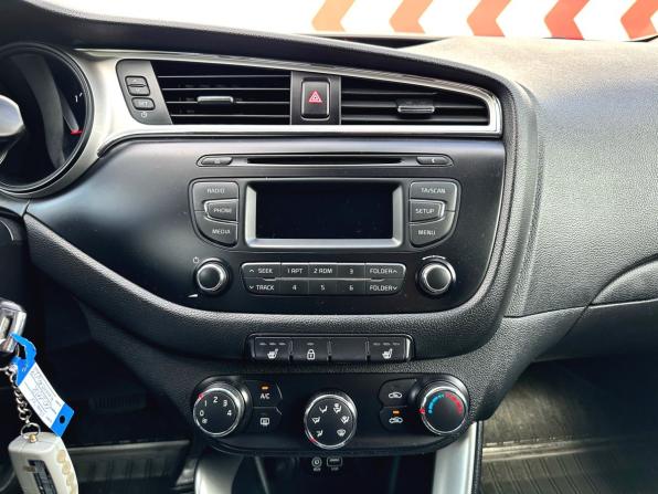 Kia Ceed II Рестайлинг с пробегом 2015 года, цена 1 250 000 рублей, 91880 км, хэтчбек, Автокод Объявления