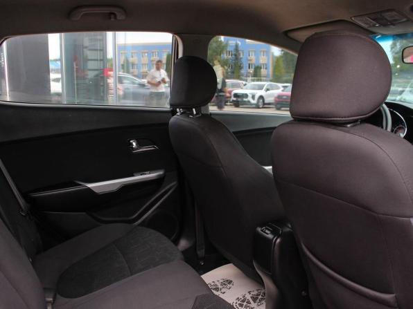 Kia Rio III Рестайлинг с пробегом 2015 года, цена 740 000 рублей, 234497 км, хэтчбек, Автокод Объявления