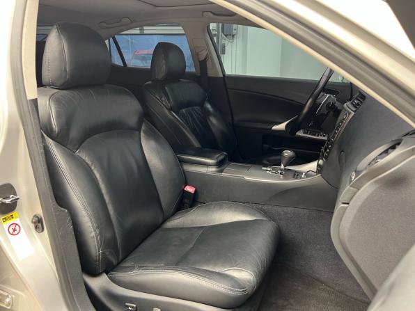 Lexus IS II Рестайлинг 2 с пробегом 2010 года, цена 1 460 000 рублей, 102613 км, седан, Автокод Объявления