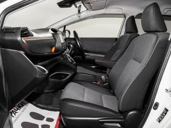 Toyota Sienta II Рестайлинг с пробегом 2020 года, цена 1 400 500 рублей, 74751 км, компактвэн, Автокод Объявления