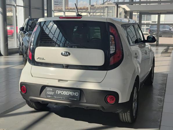 Kia Soul II Рестайлинг с пробегом 2018 года, цена 1 813 000 рублей, 53905 км, хэтчбек, Автокод Объявления