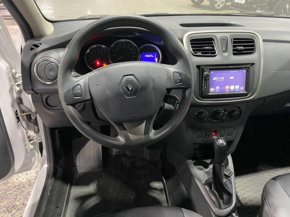 Renault Sandero II с пробегом 2017 года, цена 579 000 рублей, 144000 км, хэтчбек, Автокод Объявления