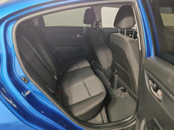 Kia Rio IV Рестайлинг с пробегом 2020 года, цена 1 599 000 рублей, 27780 км, седан, Автокод Объявления