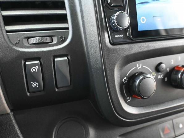 Renault Trafic III с пробегом 2015 года, цена 2 199 900 рублей, 216000 км, минивэн, Автокод Объявления
