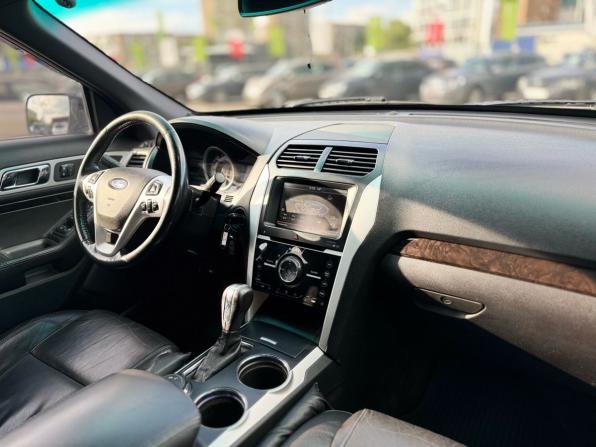 Ford Explorer V с пробегом 2012 года, цена 1 499 000 рублей, 216302 км, внедорожник, Автокод Объявления