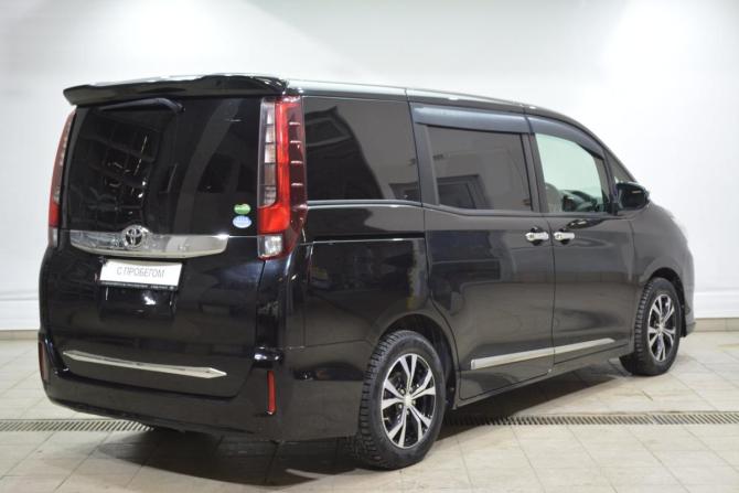 Toyota Noah III (R80) с пробегом 2016 года, цена 1 650 000 рублей, 133800 км, минивэн, Автокод Объявления