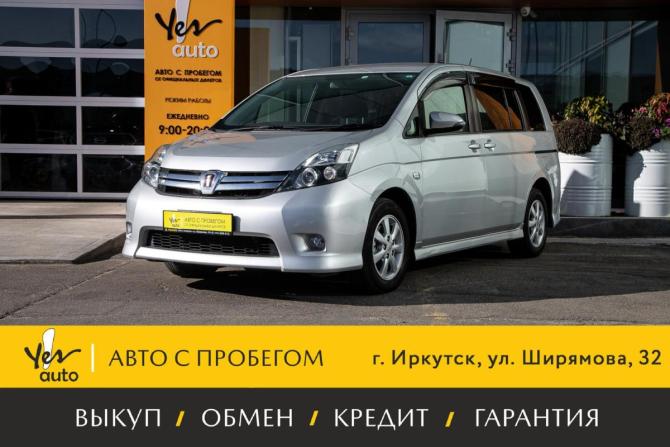 Toyota ISis I Рестайлинг с пробегом 2017 года, цена 1 428 000 рублей, 115000 км, компактвэн, Автокод Объявления