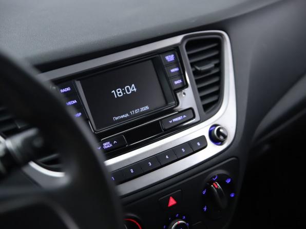 Hyundai Solaris II с пробегом 2018 года, цена 1 050 000 рублей, 161401 км, седан, Автокод Объявления