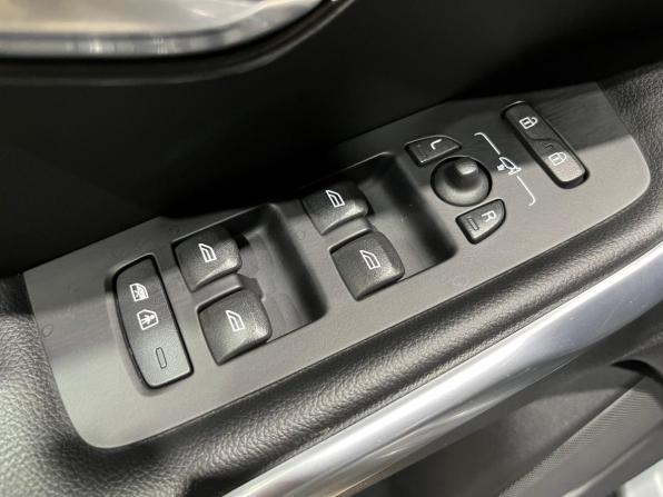Volvo V40 II с пробегом 2014 года, цена 1 030 000 рублей, 125500 км, хэтчбек, Автокод Объявления
