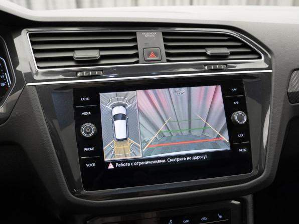 Volkswagen Tiguan II Рестайлинг с пробегом 2022 года, цена 3 050 000 рублей, 133345 км, внедорожник, Автокод Объявления