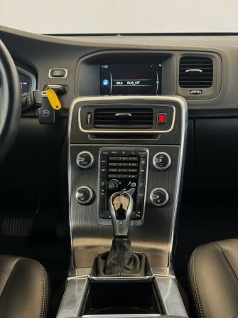 Volvo S60 II Рестайлинг с пробегом 2015 года, цена 1 550 000 рублей, 167434 км, седан, Автокод Объявления