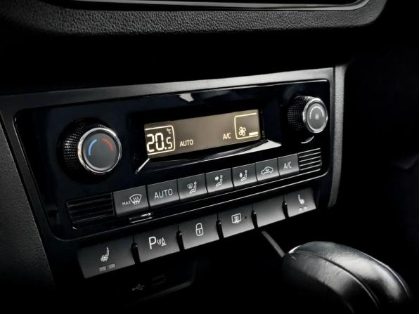 Volkswagen Polo VI с пробегом 2022 года, цена 1 595 000 рублей, 97115 км, лифтбек, Автокод Объявления